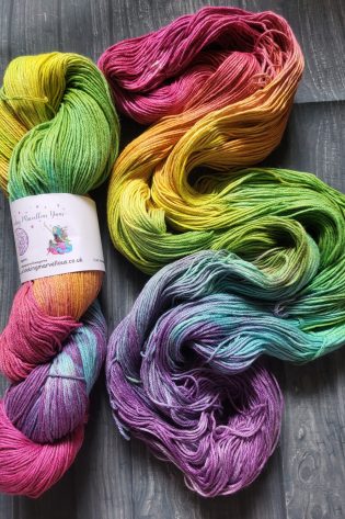 Rich Pinkbow on Organic cotton & Linen 4ply yarn